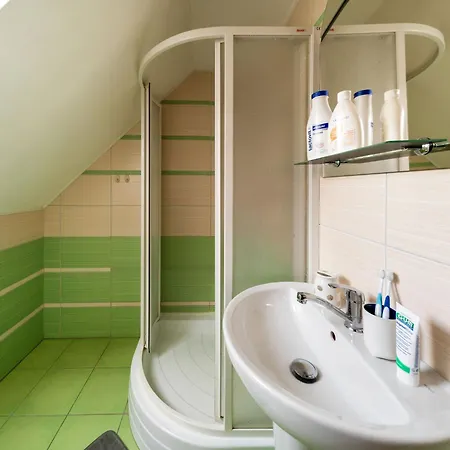 Drevenica U Petra Appartement *