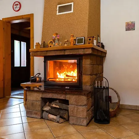 Drevenica U Petra Apartment *